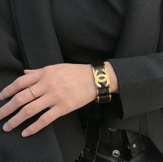 Fashionable Exquisite Electroplated Bracelet - najeste